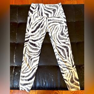 Zebra print DSG medium high rise leggings 25” inseam